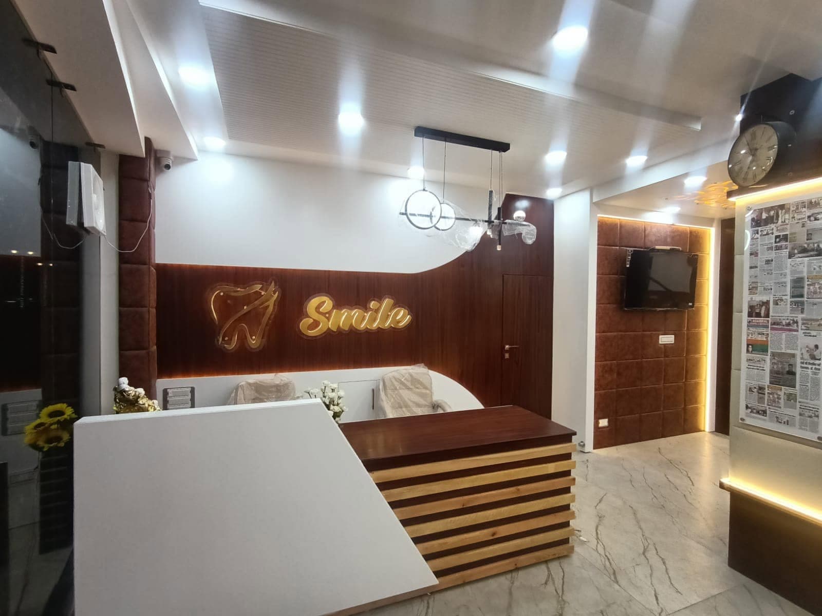 Reception & Information Desk