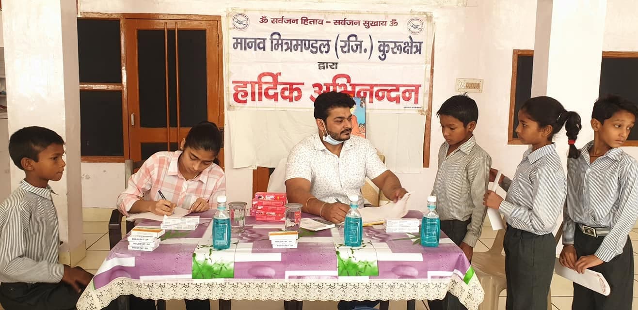Agarwal Dental team conducting community dental awareness camp